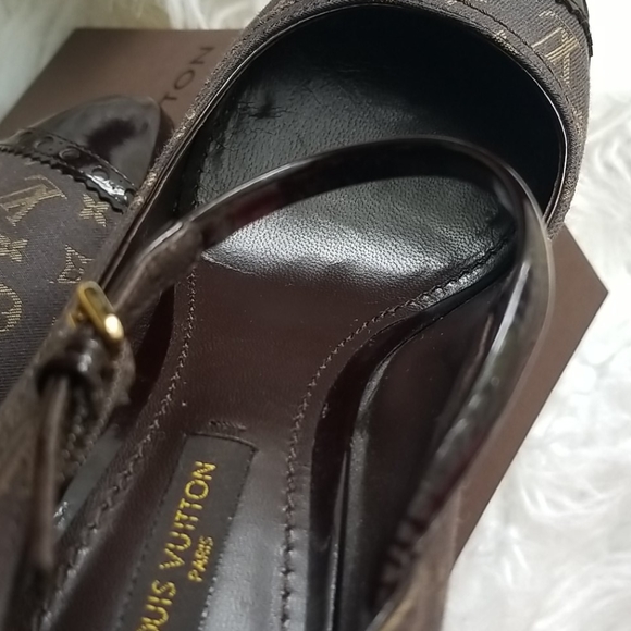 Louis Vuitton Mary Jane Pumps Size EU37 US6.5 - Picture 15 of 16